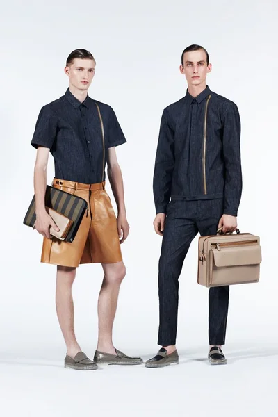 Look 16